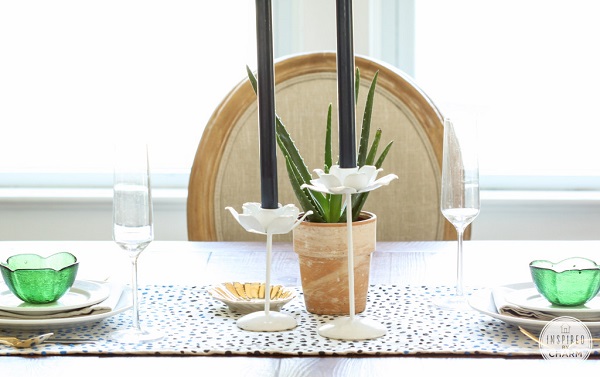 Table runner with painted dots