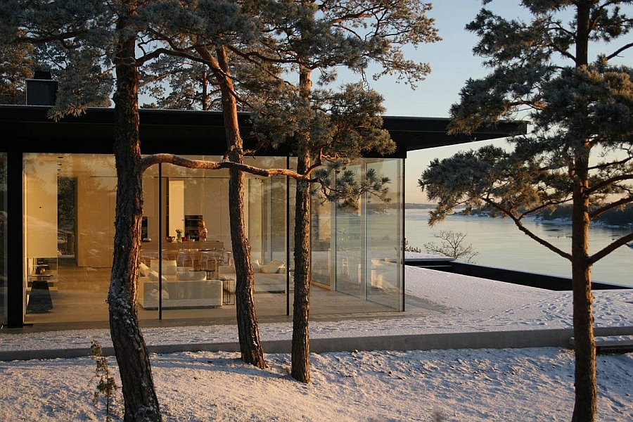 Glass walls bring the outdoors inside