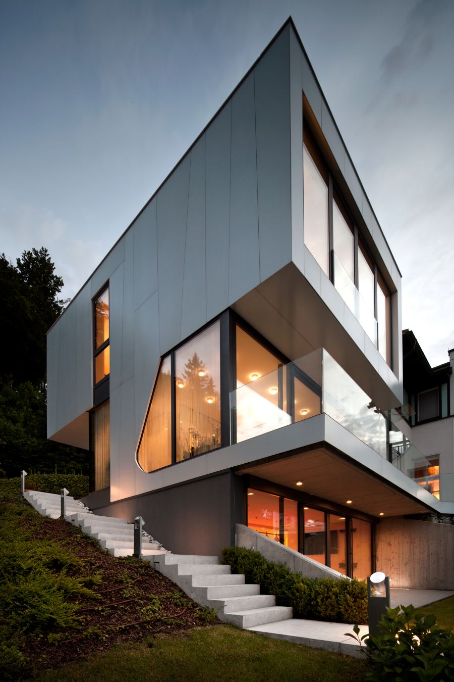 Lakeside House in Austria with minimalist style
