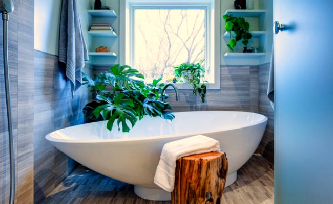 Gorgeous bathroom with tropical flavor