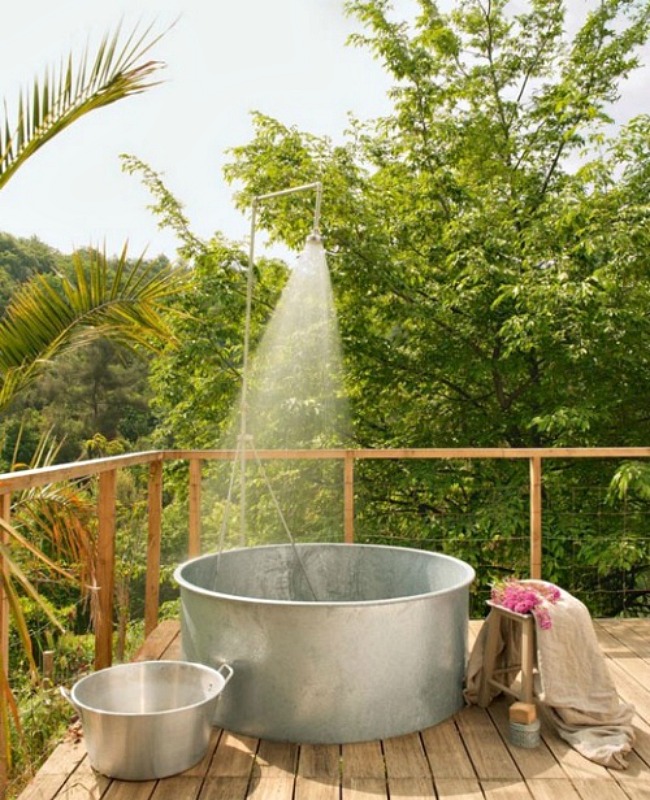 A tub or a shower—or both!