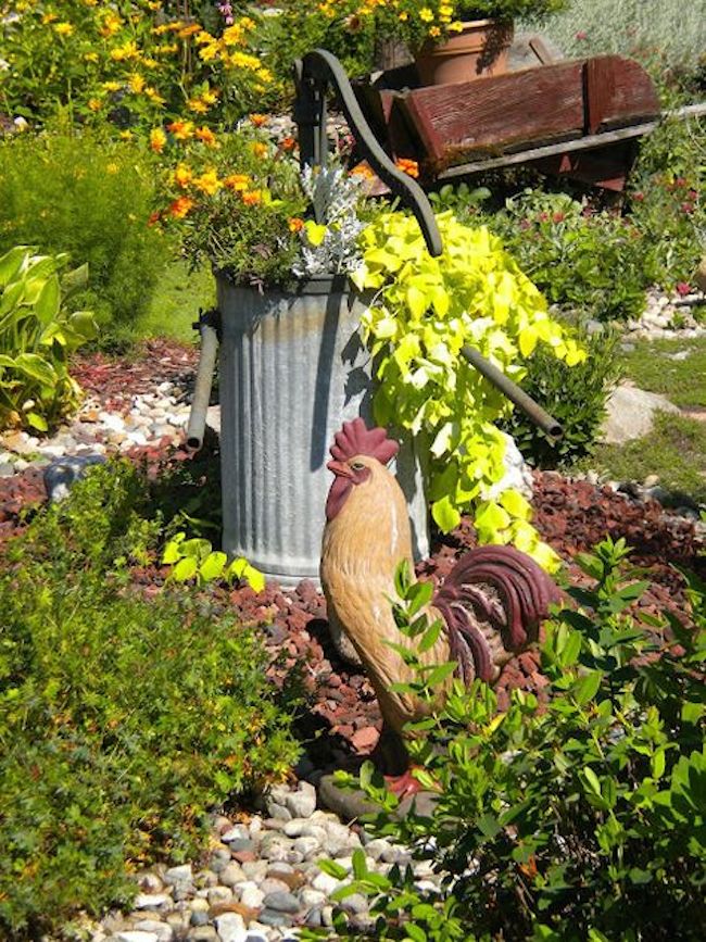 Country-style garden statue ideas