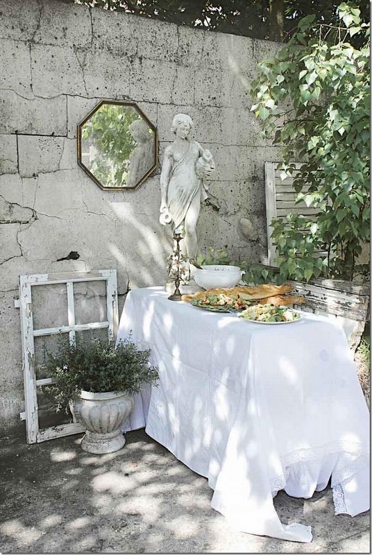 Outdoor dining area in the garden