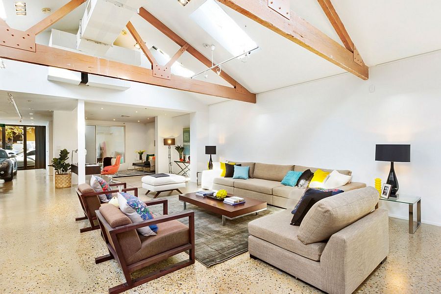 Contemporary decor gives the New York inspired Sydney home an air of comfy elegance