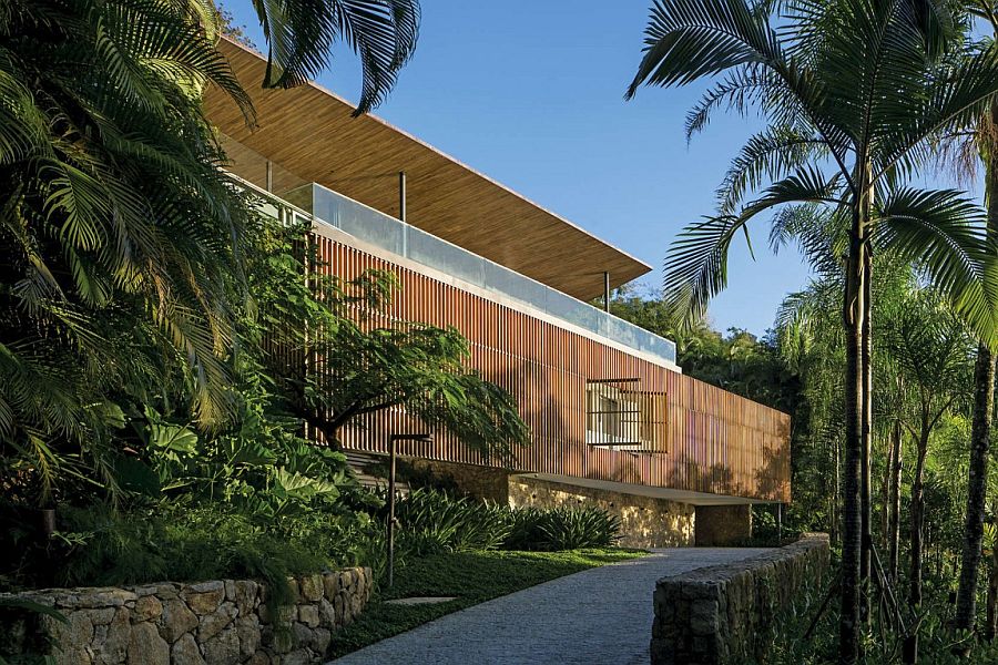 Gorgeous Delta House in Guarujá, Brazil