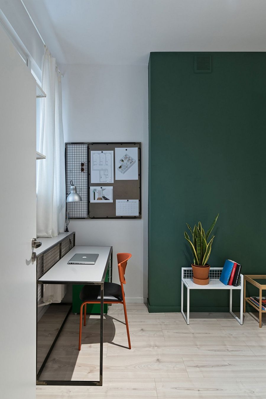 Corner workspace idea for small, urban apartments