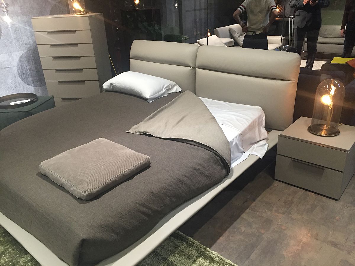 Bed with padded headboard and minimal bedside stands – Cierre stand at Milan 2016