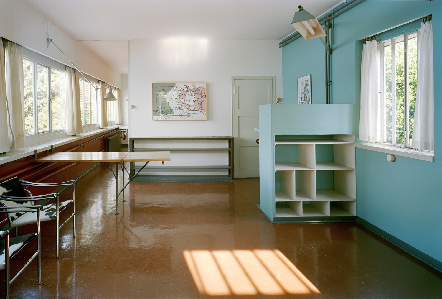 Interior at Petite maison au bord du lac Léman. Photo by Oliver Martin-Gambier © FLC/ADAGP.