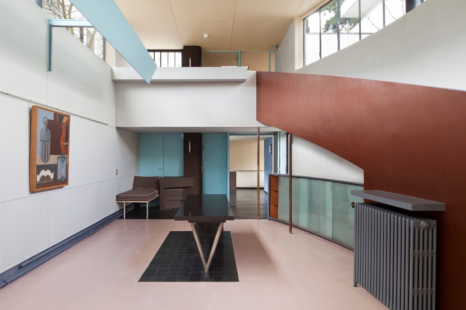 The painting gallery in Maison La Roche-Jeanneret. Photo by Oliver Martin-Gambier © FLC/ADAGP.