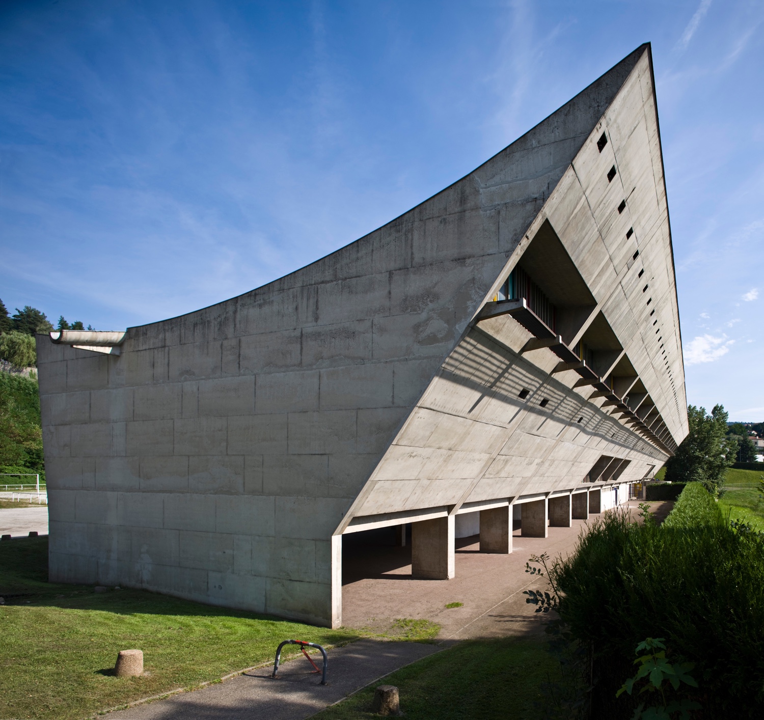 Maison de la Culture's scooped roof. Photo by Oliver Martin-Gambier © FLC/ADAGP.