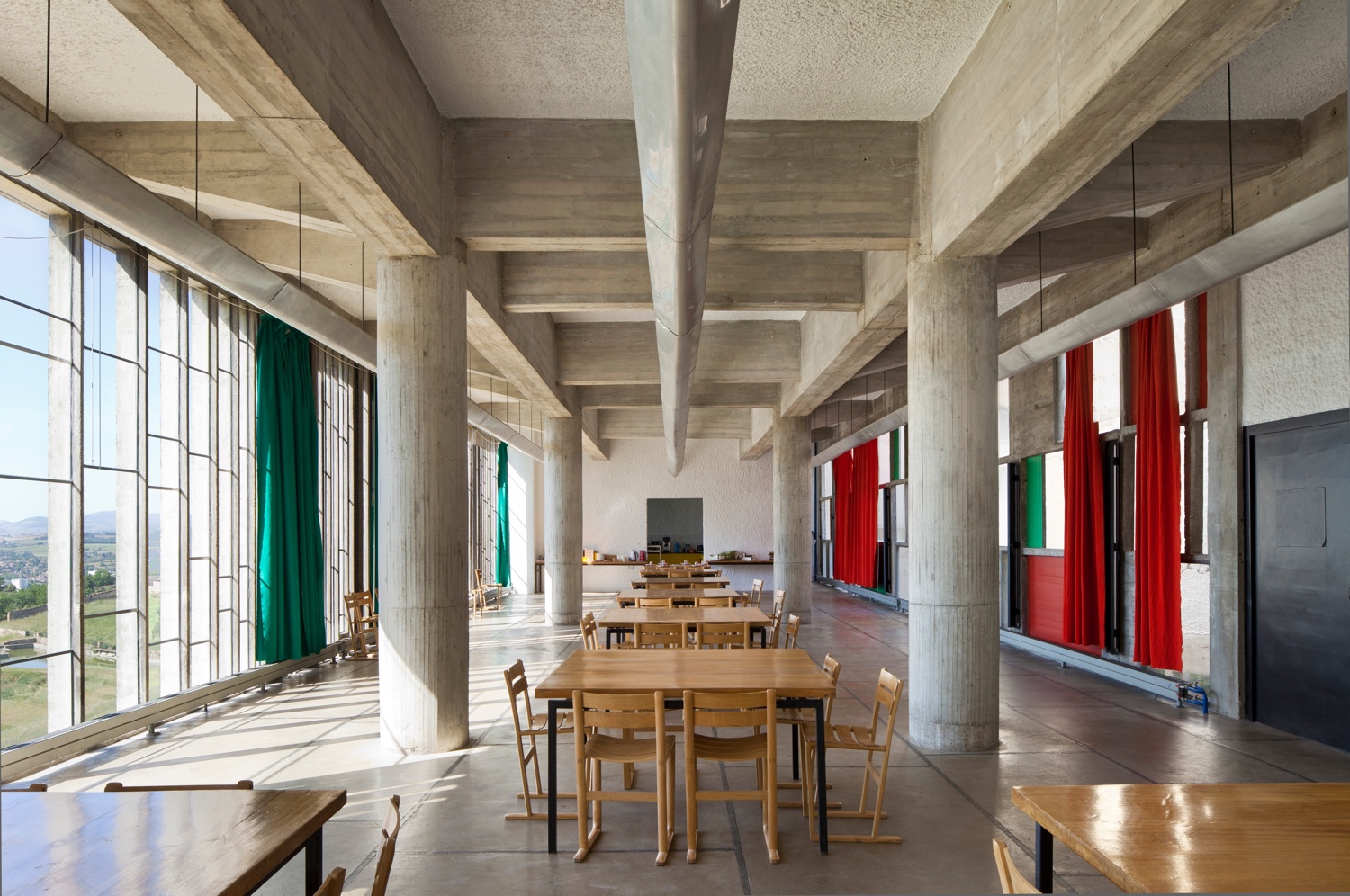 Refectory at Couvent Sainte-Marie de la Tourette. Photo by Oliver Martin-Gambier © FLC/ADAGP.