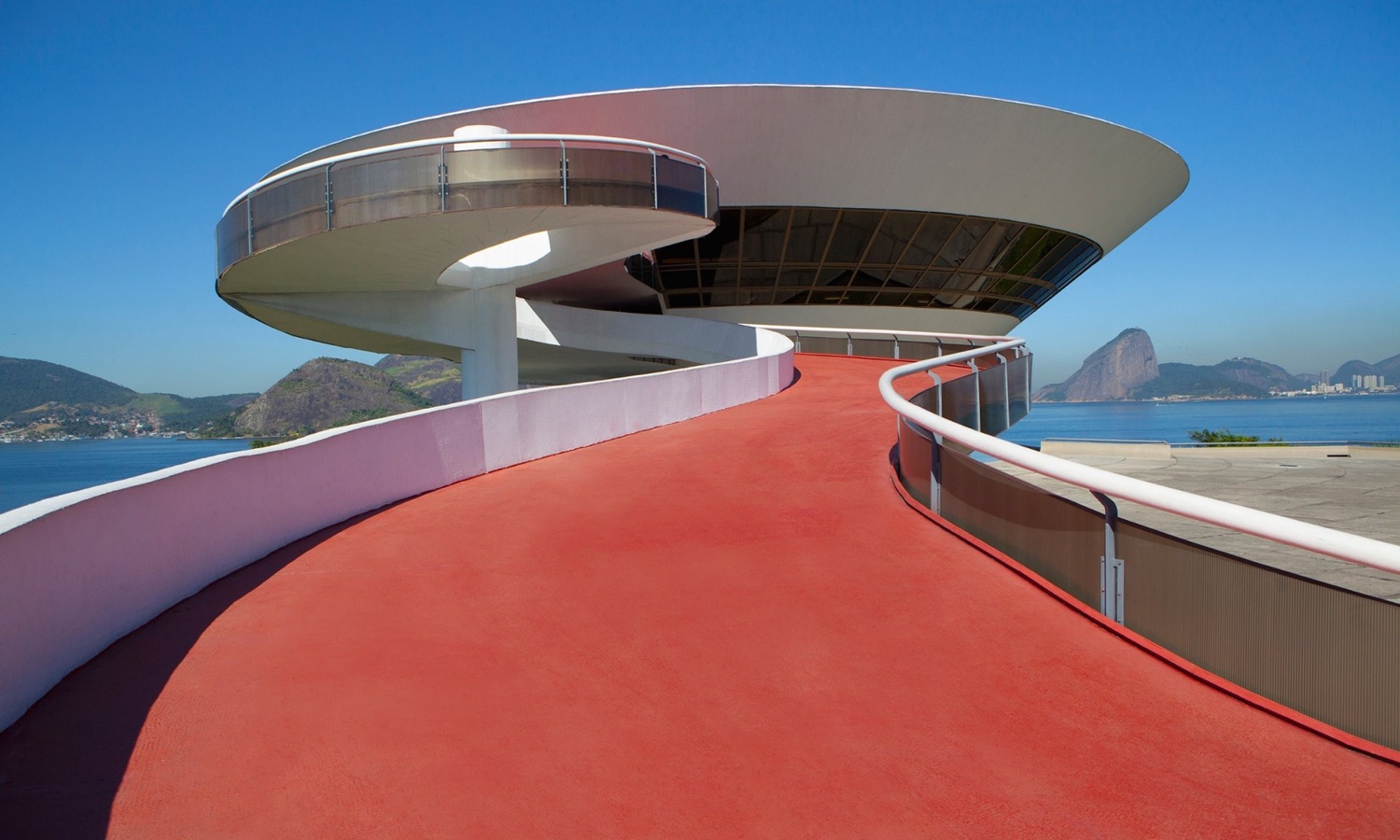 Niterói Contemporary Art Museum. Photo © 2016 Guardian News and Media Limited.