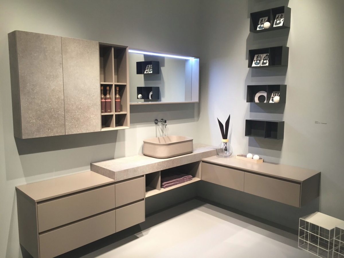 Modern bathroom design in beige