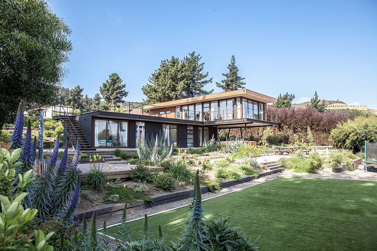 Exqusite Tavonatti House by PAR Arquitectos