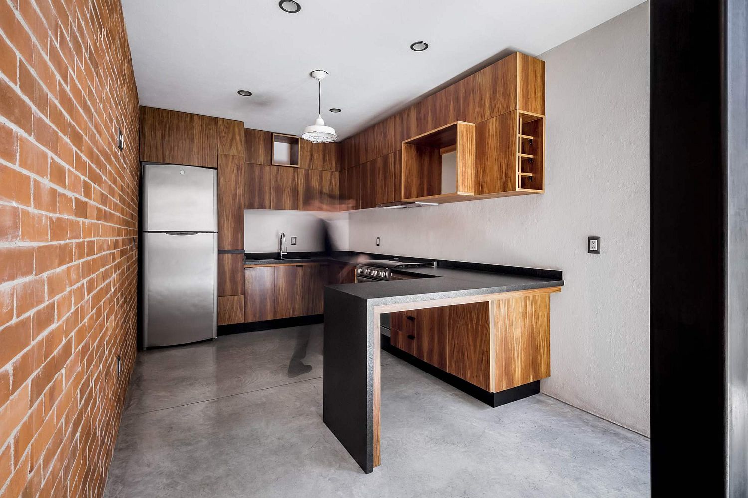 Wood and brick kitchen idea