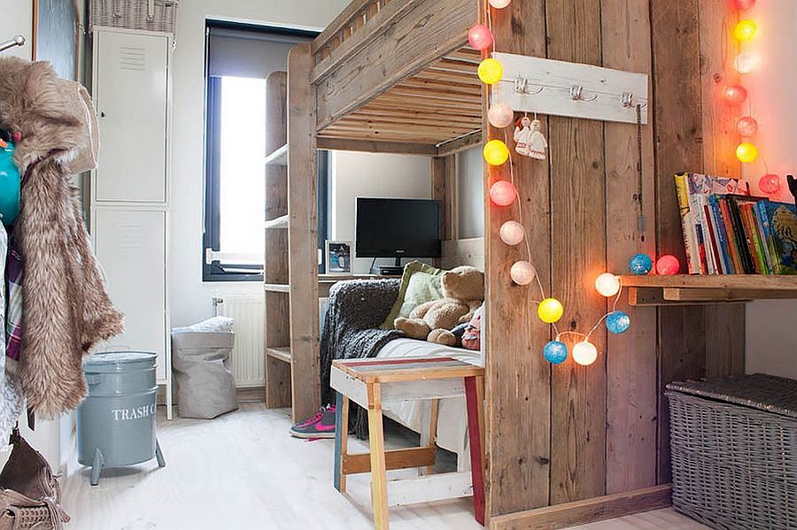 Simple use of colorful string lights in the kids’ bedroom