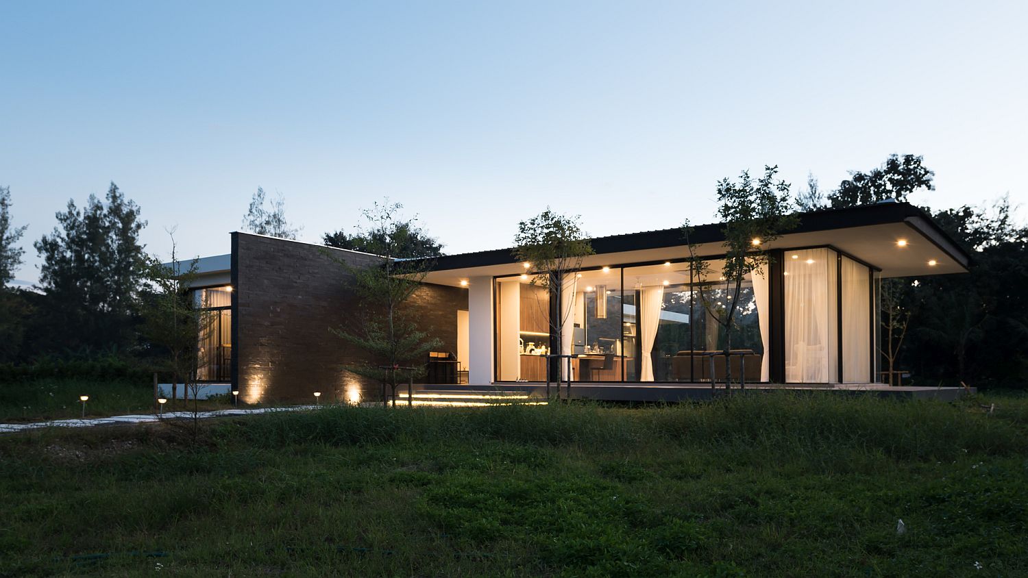 Semi-outdoor area of the Maxime Residence