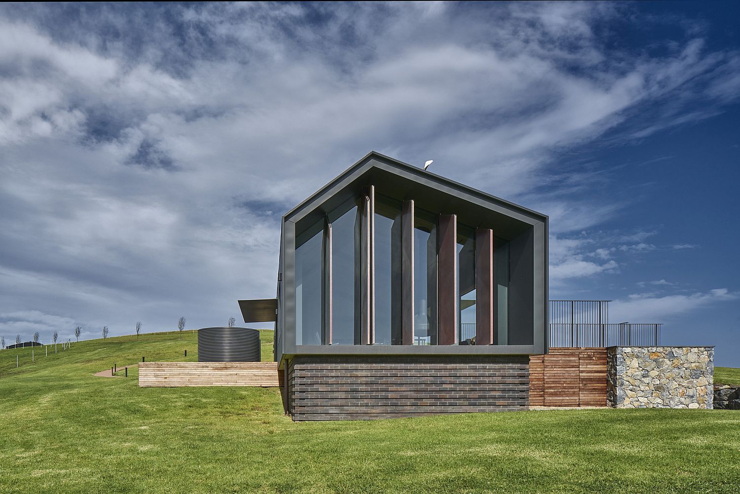 Open panels bring antural light into the gorgeous guest house