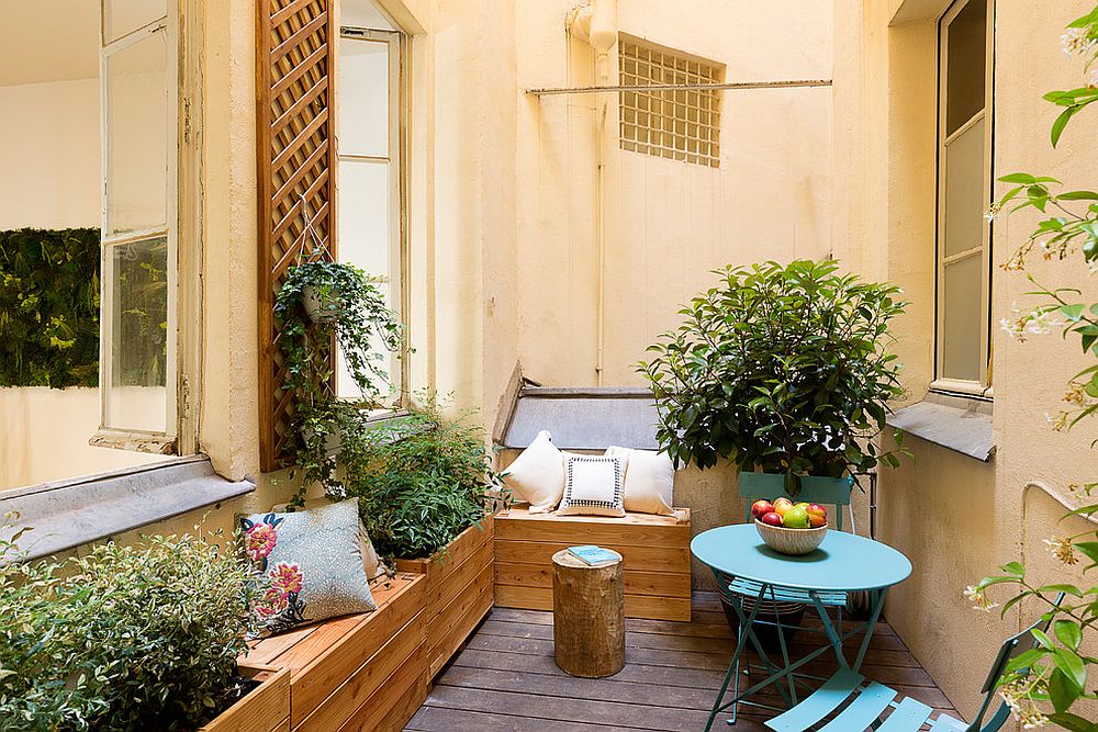 Traditional Scandinavian style deck of Paris home feels magical indeed!