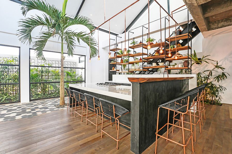 Brilliant use of Edison bulb lighting in the modern tropical style kitchen