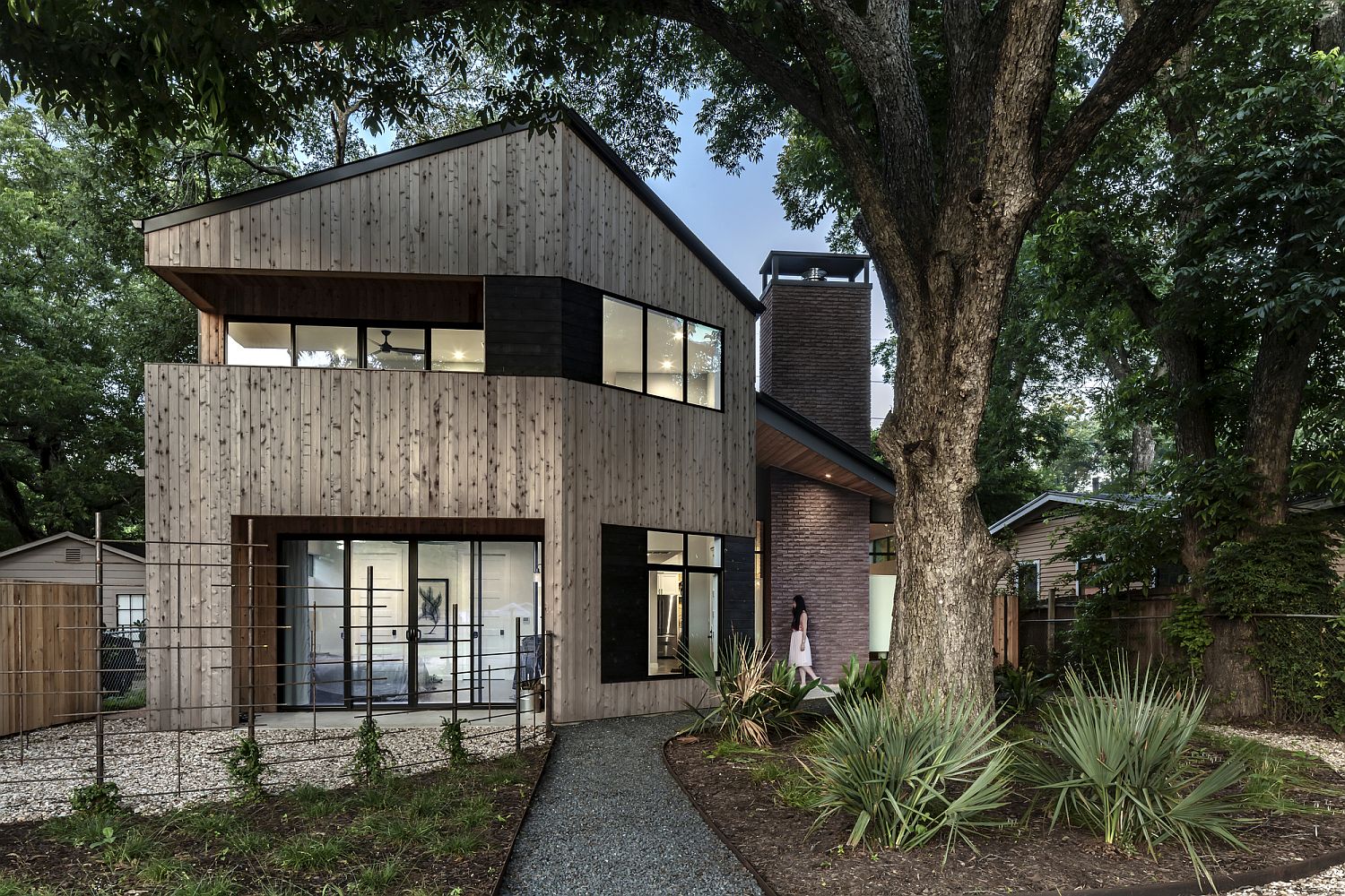 Modern Hewn House combines vacation home appeal with contemporary ergonomics
