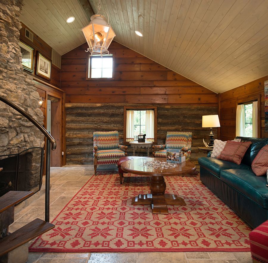 Cozy and small rustic cabin style living room