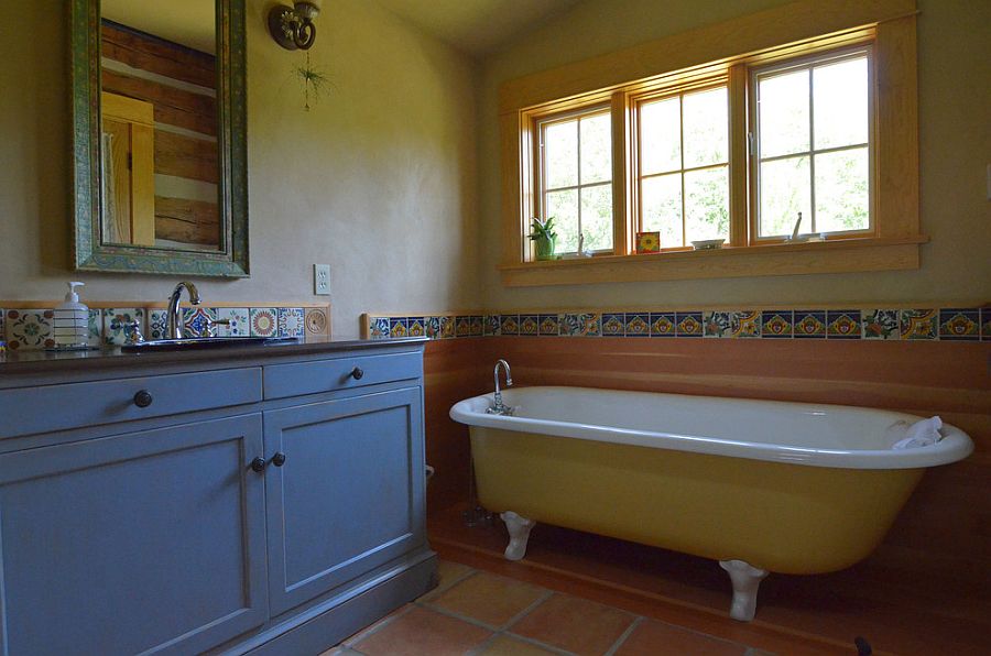 Mediterranean style bathroom in yellow and blue