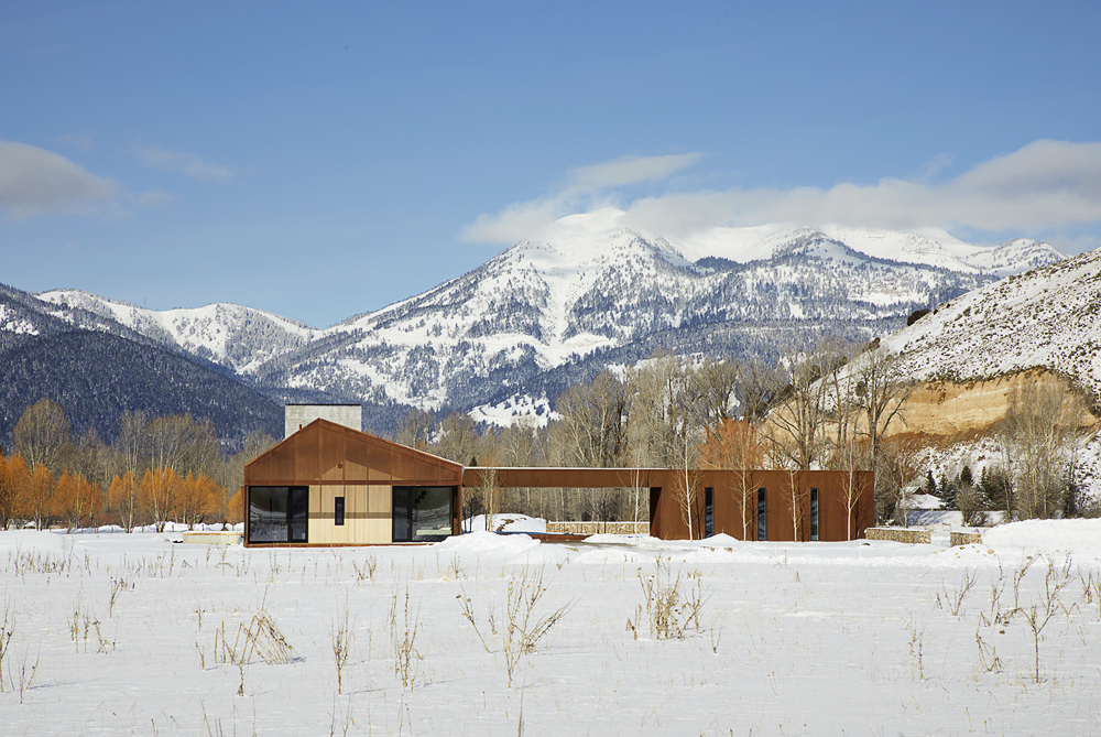 Awesome Dogtrot House in Jackson Blends Modern Rustic Design with Beautiful Views