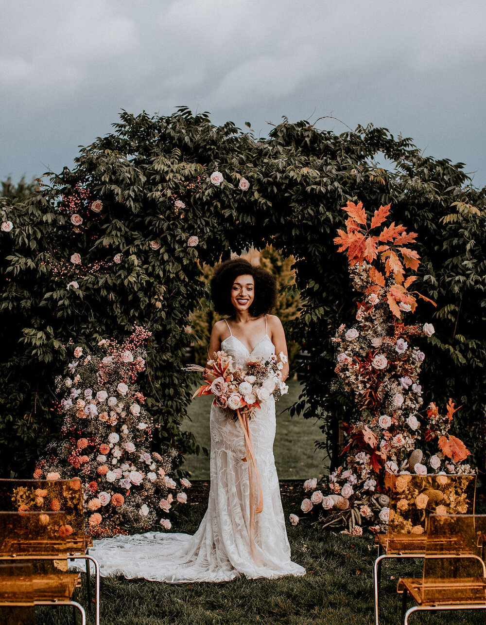 Lush summer-meets-fall arch