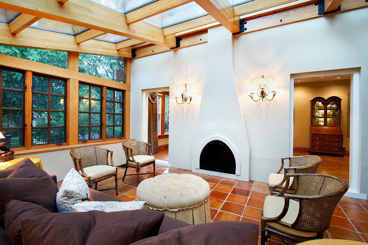 living room with terracotta flooring